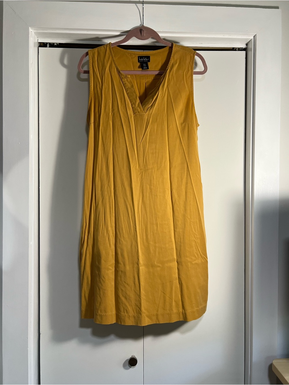Nicole Miller New York Mustard V Neck Shift Dress Pockets Size 12